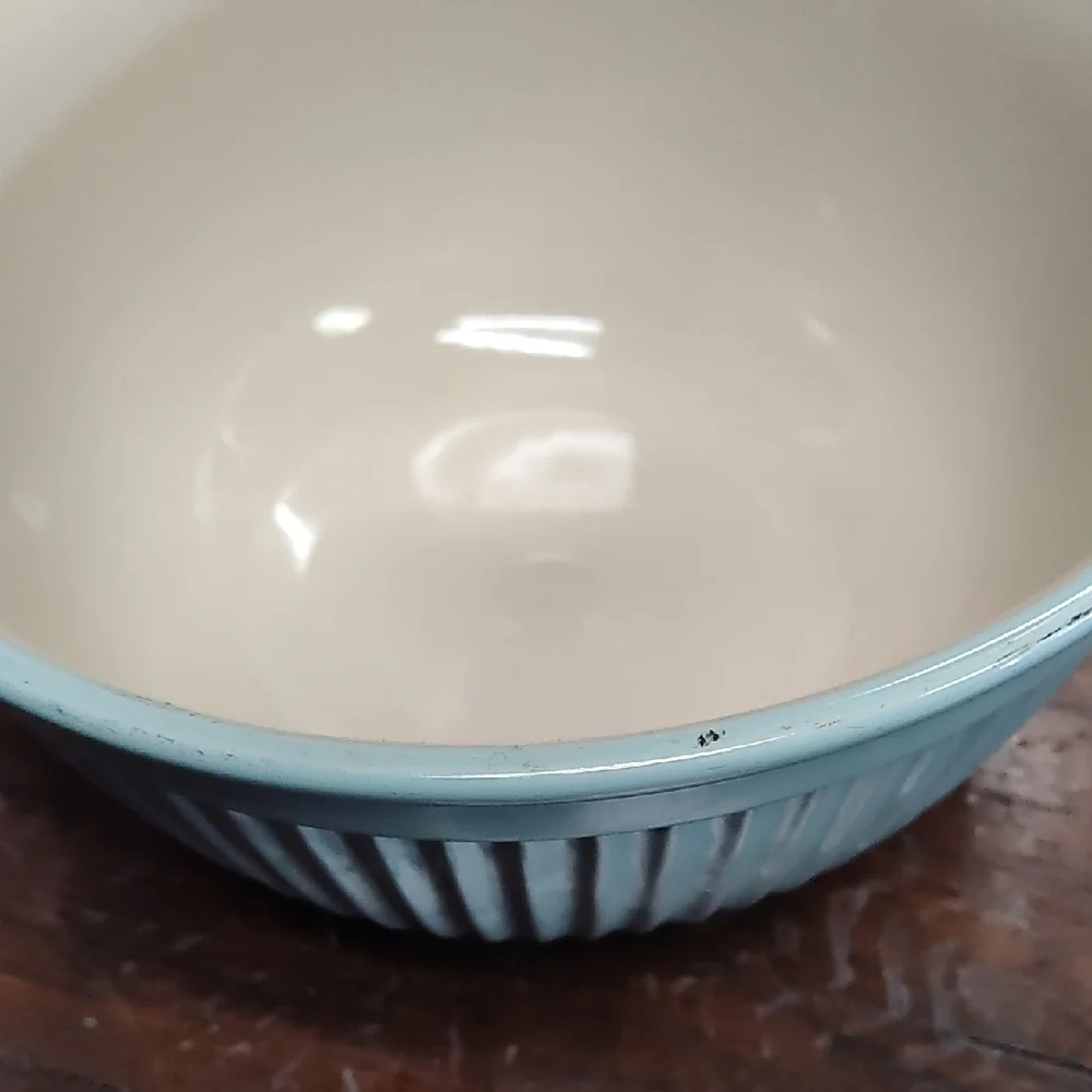 Williams Sonoma Ribbed Ceramic Bowl